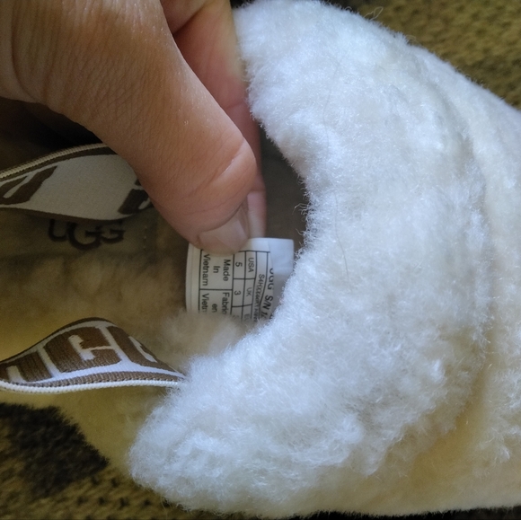 Ugg Fluff Yeah Slides Size 5 in Cream Slipper Lounge Streetwear - Picture 8 of 11